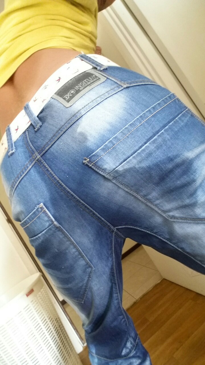 daddy-piss:  Requested. Pissing in my jeans  DAMN! One hell of a sexy pants pisser