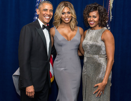 cecesuxlol:  j4ya:  fuckyeahlavernecox:Laverne Cox with the President and the First Lady of the United States at the 2015 White House Correspondent Dinner  Laverne Cox with some fans  look how hard they are smiling