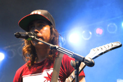  41/100 pictures of Vic Fuentes ruining my