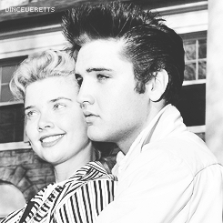 vinceveretts:  Yvonne Lime visiting Elvis