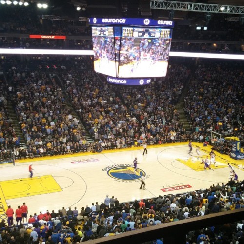 Klay with the 50 bomb   #GSW #AYYY #37PointsInOneQuarter (at Oracle Arena and O.co Coliseum)