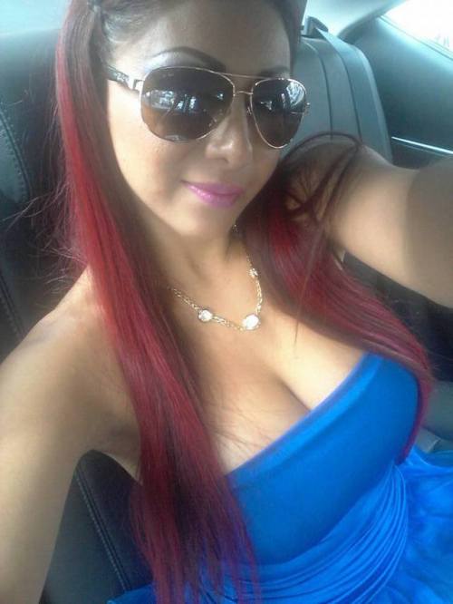 A curvy latina