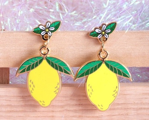 sosuperawesome:Fruit Purses / Enamel EarringsTitina Store on EtsySee our #Etsy or #Bags tags