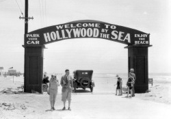 usclibraries:  In 1926, an Oxnard beach got a glitzy new name: “Hollywood-by-the-Sea.” Part of the Dick Whittington Photography Collection in the USC Digital Library. 