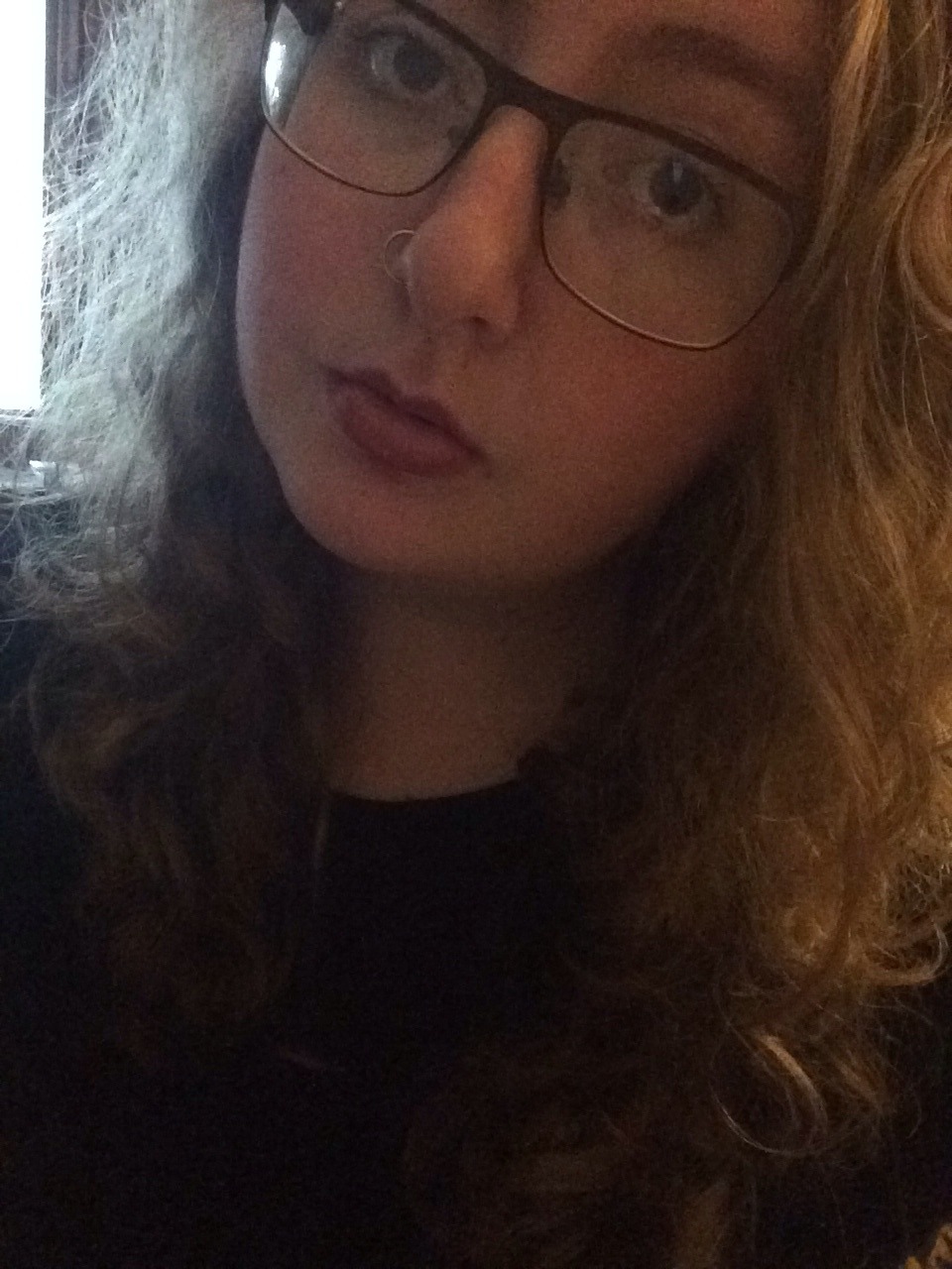 submissivefeminist:  b0dyofyears:  Frizzy haired girl seeking adorable boy to hang