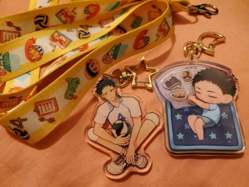  PRODUCTION UPDATE Lanyard, acrylic charm and shaker charm are here! The items are all so beautiful 