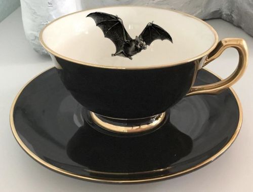 thefabulousweirdtrotters: Black &amp; Gold Bat/Cat/Crow/Eye Tea Set  Get it here: