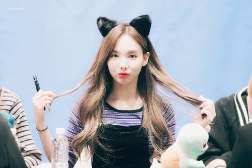 171209 Twice Nayeon at LG V30 Fansign©Heartlipped // do not edit or crop 