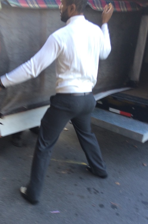 prissychrys:  Spying: nicest ass and cute in the face too !! He was showing me that ASS 