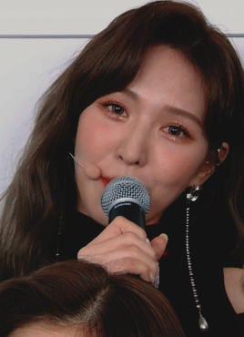 loonarium:Wendy @ 181130 Music Bank Waiting Room