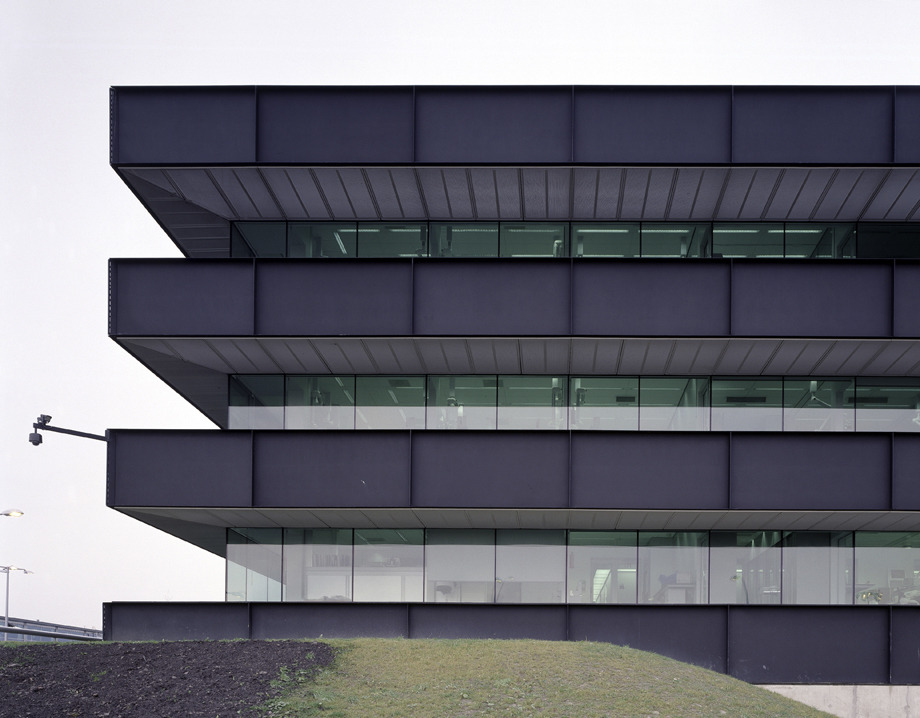 subtilitas:  Claus en Kaan - Netherlands Forensic Institute, Ypenburg 2005. Via,