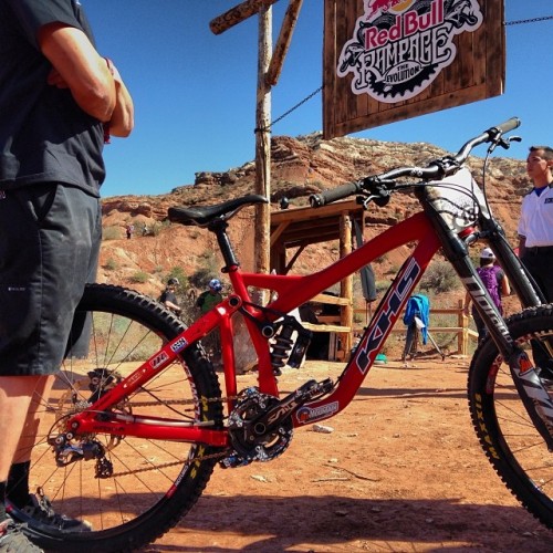 khsfactoryracing:  REDBULL RAMPAGE 3:30PM ET on NBC don’t miss @loganbinggeli going straight #EvilKn