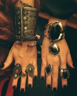 mar1ju-ana:  Jewellery | via Tumblr no We Heart It. http://weheartit.com/entry/73415477/via/tainara_magalhaes2 