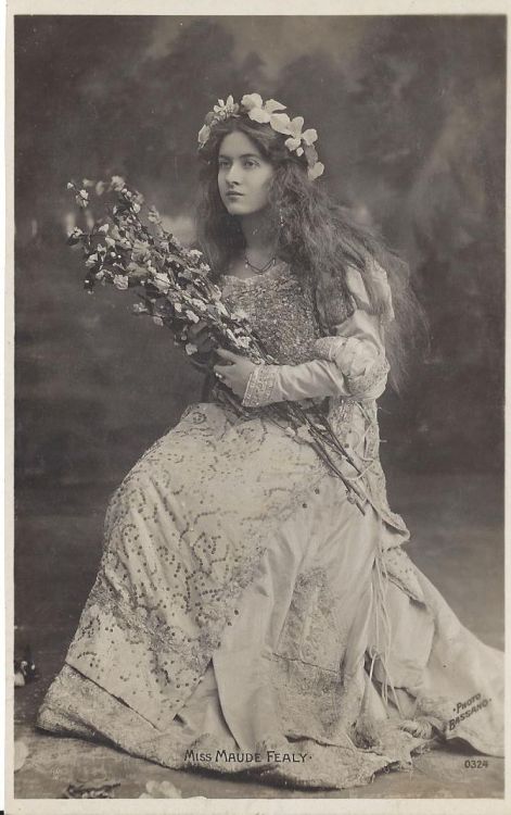 edwardianactreses:The very beautiful actress, Miss Maude Fealy 