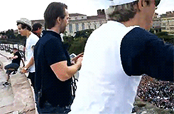 harryniips:  Niall &amp; Harry saying hi to fans in Verona , Italy x 