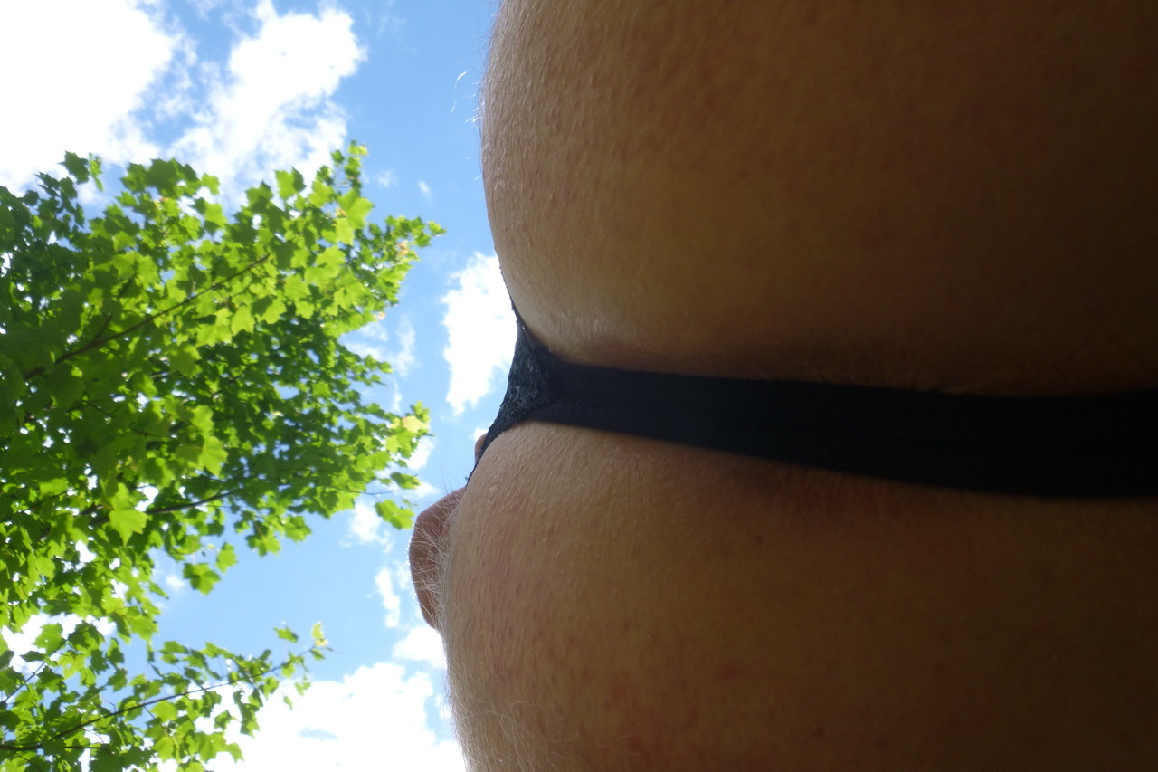 Pic from warmer days&hellip;.. Exposing my pussy ass&hellip;. 