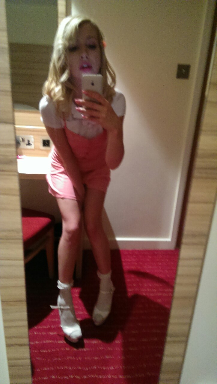 cherrythedoll:  little slut x