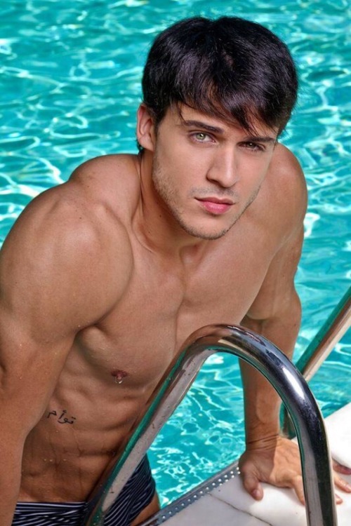 the-bulge-project:   Rafael Pigatto by Ronaldo Gutierrez  Click here to participate to The Survey 