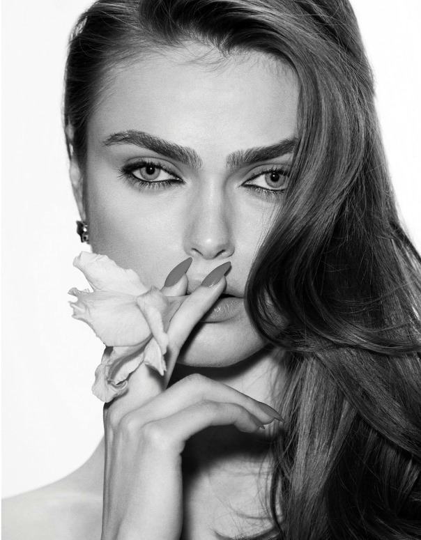 opaqueglitter:  Vanidad Magazine May 2013, Sophie Vlaming By Patricia de Gregorio