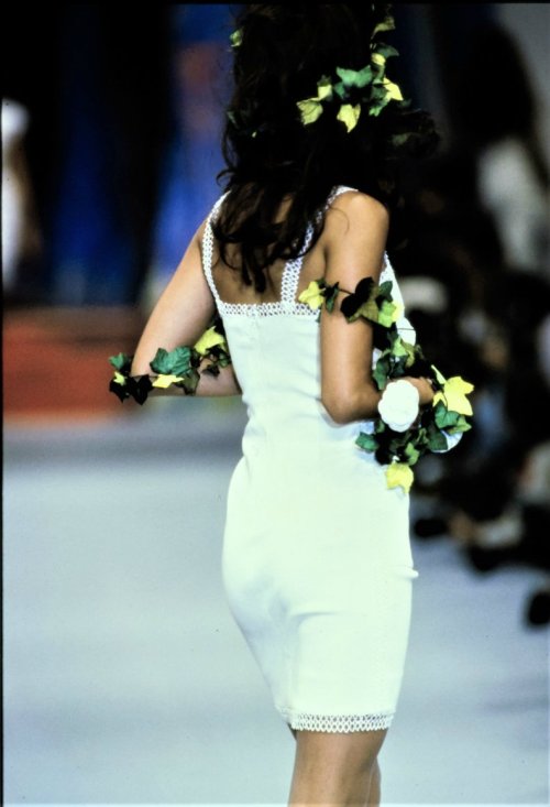 Helena Christensen, Chanel Spring 1992