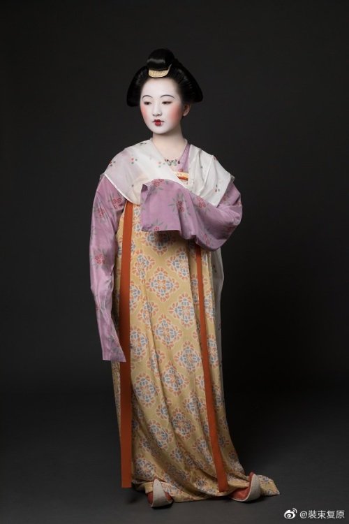 chinesehanfu:Based On Female figurines unearthed from The Tomb of the Daughter of Prince o