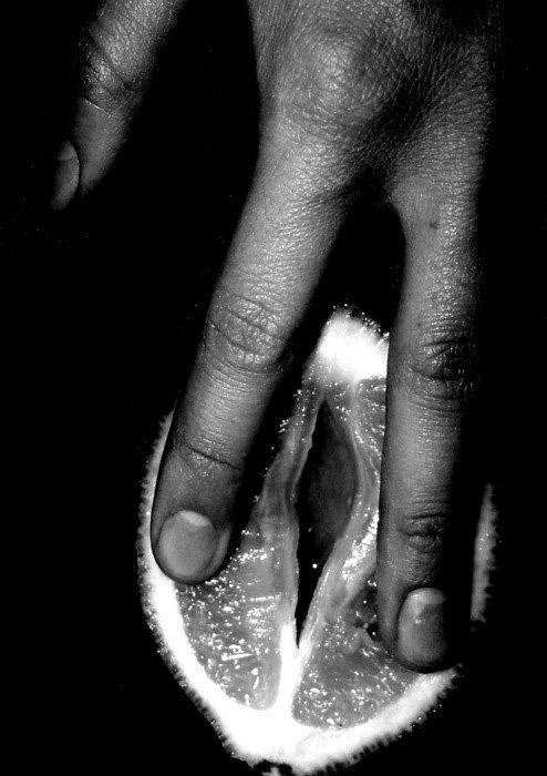 wheretogo-whattodo:  Forbidden Fruit tastes so much better. 