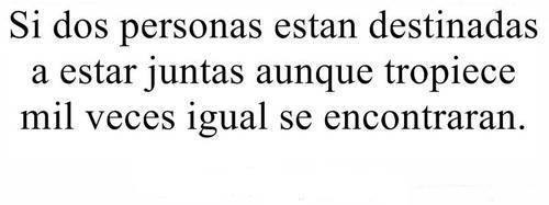 itzelvaliente:  “El hilo rojo que une a las personas que están destinadas a estar juntas…ese hilo jamás se rompe aunque los caminos se separen,aunque se encuentren a otra gente,no lo hace,jamás se rompe.Y entonces llega el momento de reencontrarse