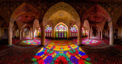 coolthingoftheday:  The Nasir al-Molk mosque.