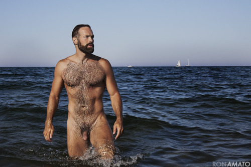 hh175: haarigeaussichten:   What a hot and sexy man - grrrrrrrrr   🔥🔥🔥🔥 