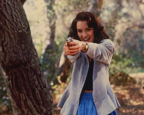 wonderwallmp3 - cohvenant - Winona Ryder in Heathers...