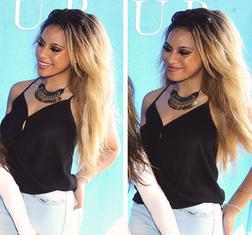 laurenhansen:Dinah | Tampa 8/25 | 7/27 Tour M&G 1/?