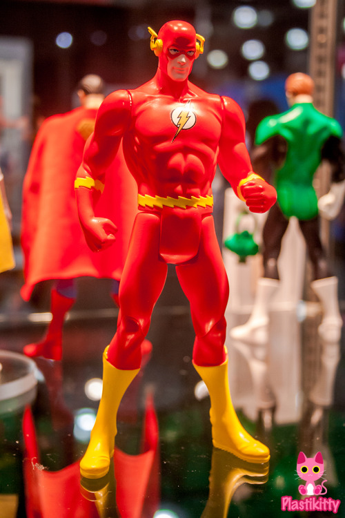 plastikitty:  Toy Fair 2015: Kotobukiya’s DC Comics Super Powers FiguresPersonally, I’d put Kotobukiya’s Super Powers line in the “definitely works” category. When I first saw the sculpts at Toy Fair I was filled with a rush of longing for all
