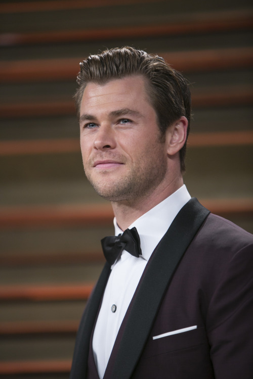 lordshezza: #HQ - Chris Hemsworth attends the 2014 Vanity Fair Oscar Party hosted by Graydon Ca