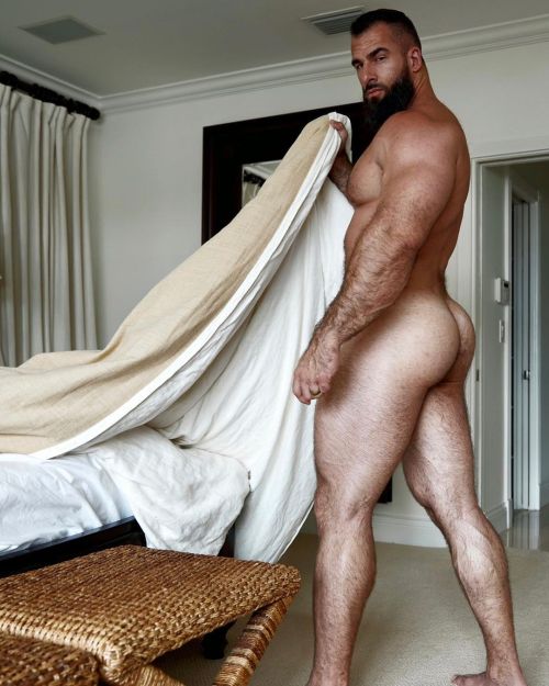 lkn4mscl: I like Nick in bed , GRRRRRWOOF Don’t change the sheets yet