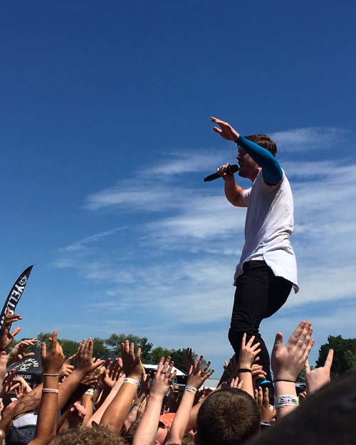 dreamcatcherssio: Glad I got to see their last show as a 7 year old band