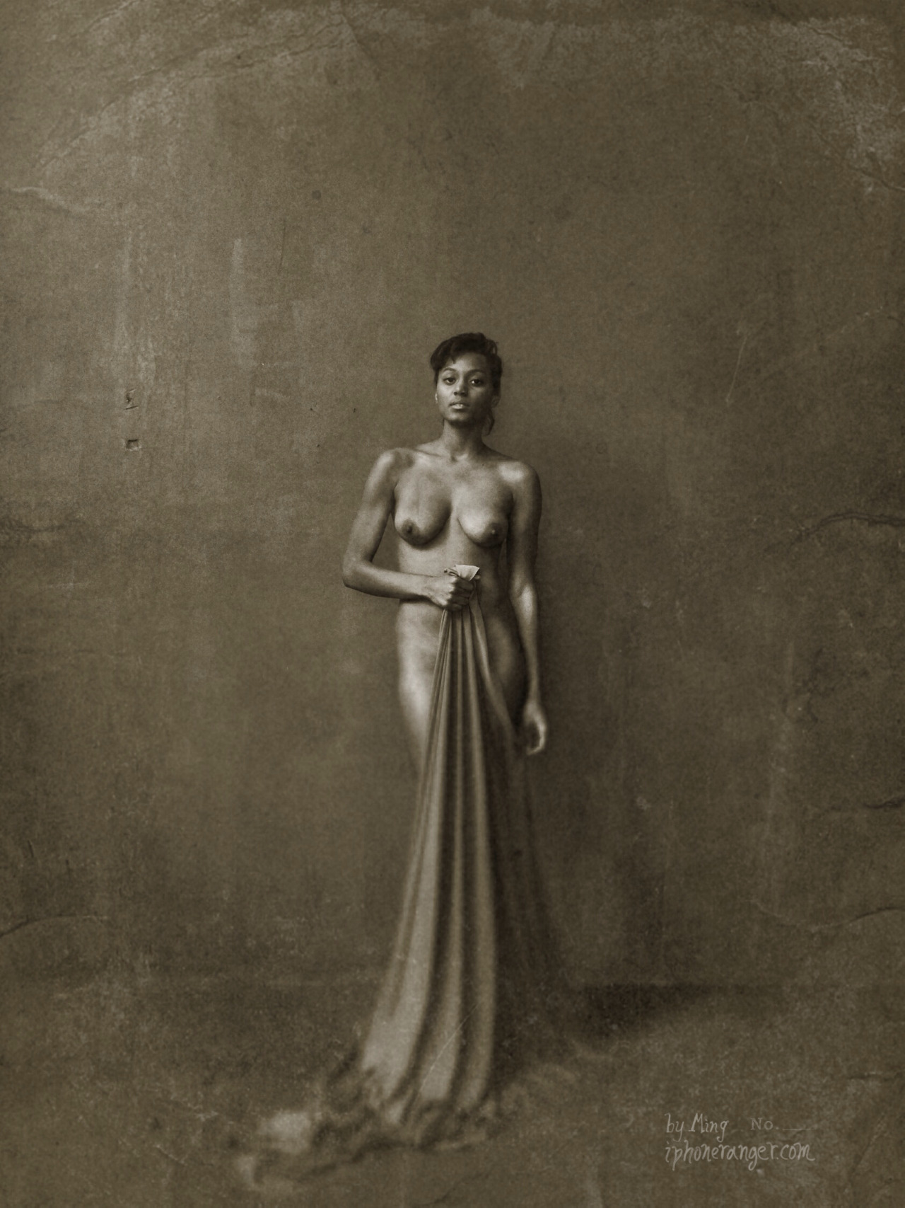 mingsociety:  Fashionableness, iPhone portrait by Ming. Photographed at Temple City