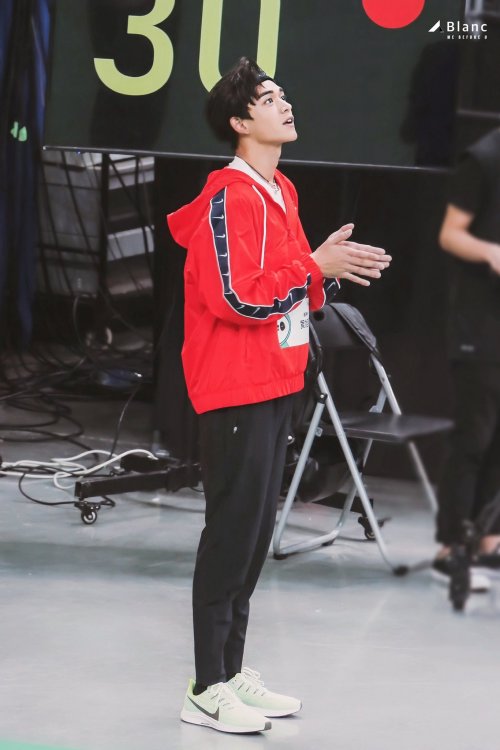 190714 WayV Lucasat 2019 iQIYI Idol Sports Fan Carnival‬‬‬‬‬‬© blancdo not edit, crop, or remove the