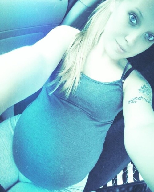 bellylove577:Big and round!