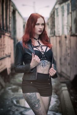 gothicandamazing:    model, stylization: