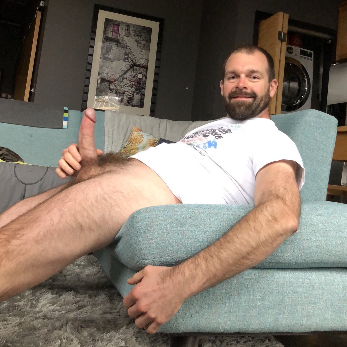 alanh-me:66k follow all things gay, naturist and “eye catching”  