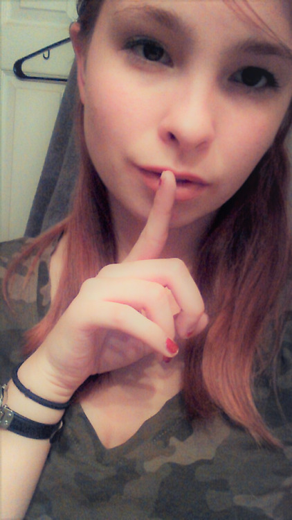 asunakitten: Yesterday I gave a blowjob to a guy just met…it’s a secret don’t tell anyone!