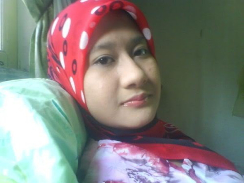 aryanrayqal:  abbynuratikah:  manjeanje:  Malay lover  Hyee..cute nyer awak..  Padu