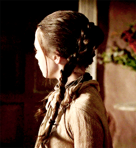 aryastarksource:Arya Meme: (3/3) Hairstyles ↳ Northern Braids