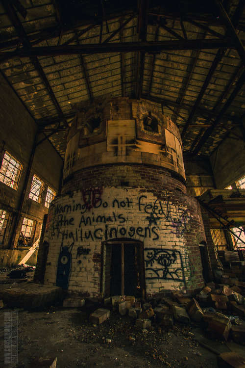 An old rusty factory in Connecticut sits dormant, full of machinery to explore and a rooftop offerin