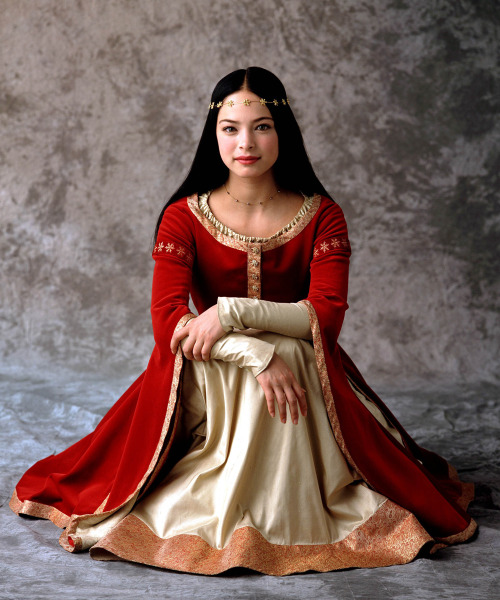 power-and-chaos:Kristin Kreuk as Princess Snow White