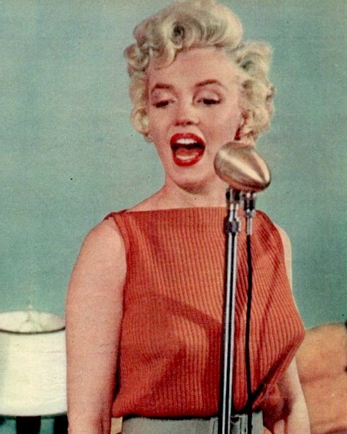 alwaysmarilynmonroe - Marilyn in April 1954.