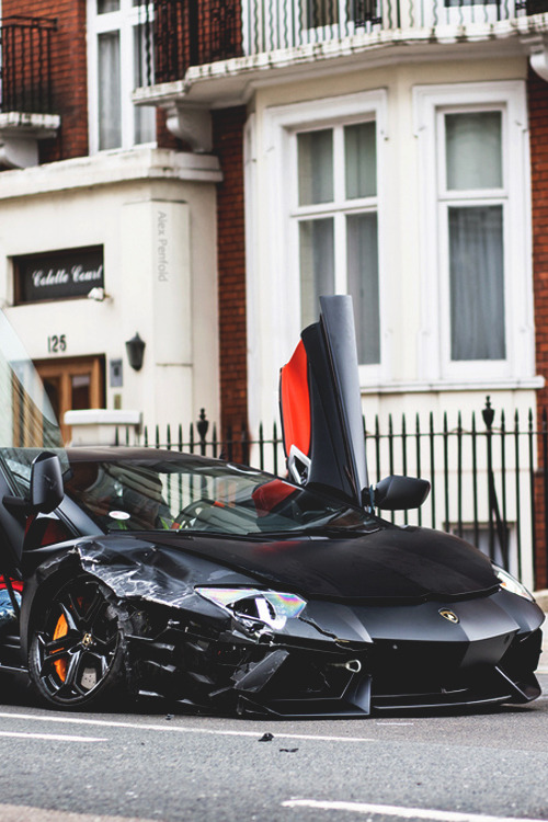 mistergoodlife:  Wrecked ║ Via ║ Goodlife -the guys is a fucktard.