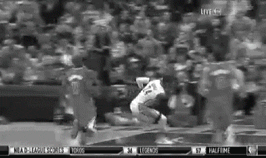 paxdelgado:  Paul George 360 windmill dunk 