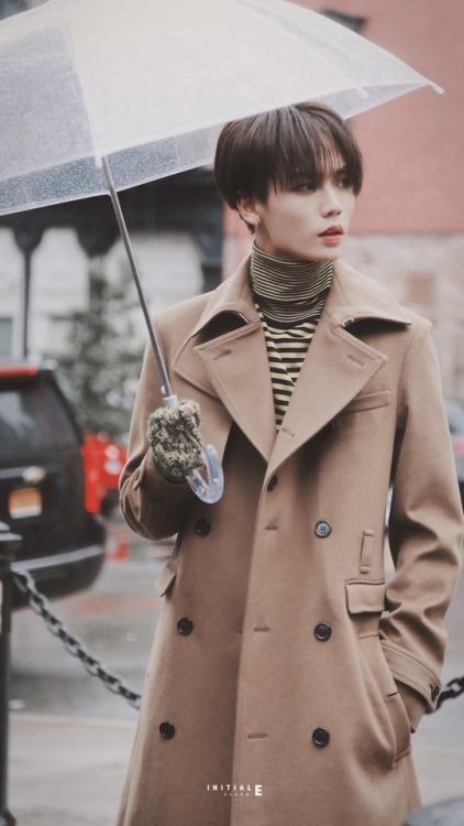 caixukun-9: LIN YANJUN in nyccr. INITIALE