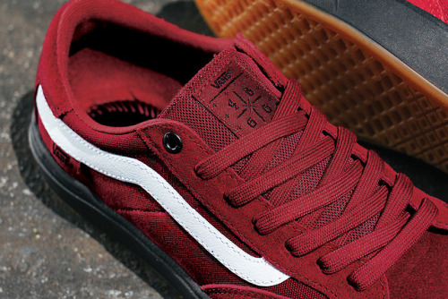 More grip and command with less pieces. Elijah Berle’s first signature shoe pushes the boundaries of